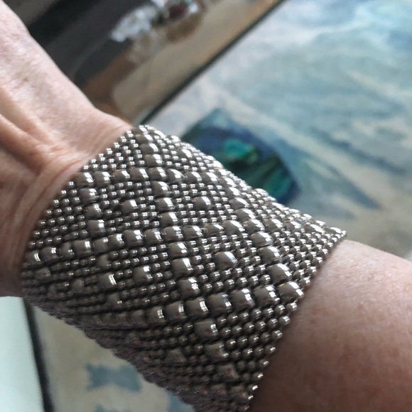 ** Beautiful 3 inch Silver Bracelet - Picture 2 of 6